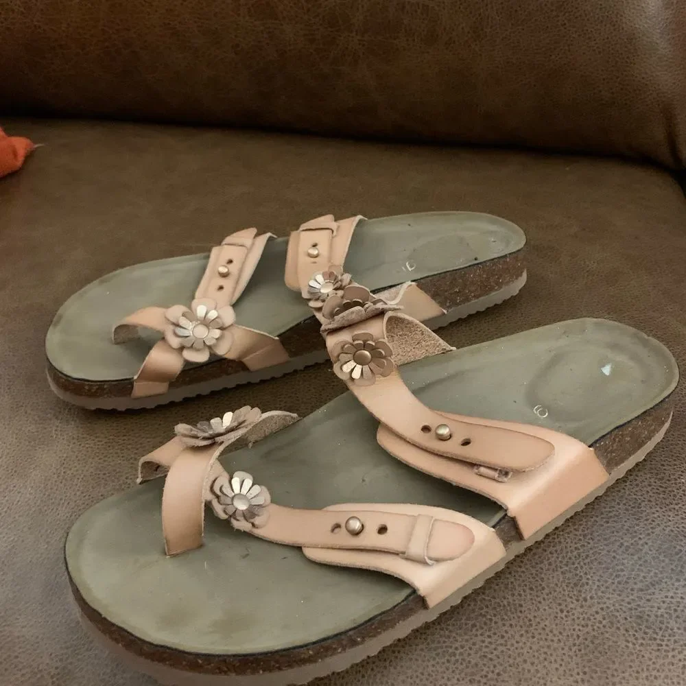 Madden flower girl sandals size 8 - Picture 2 of 3